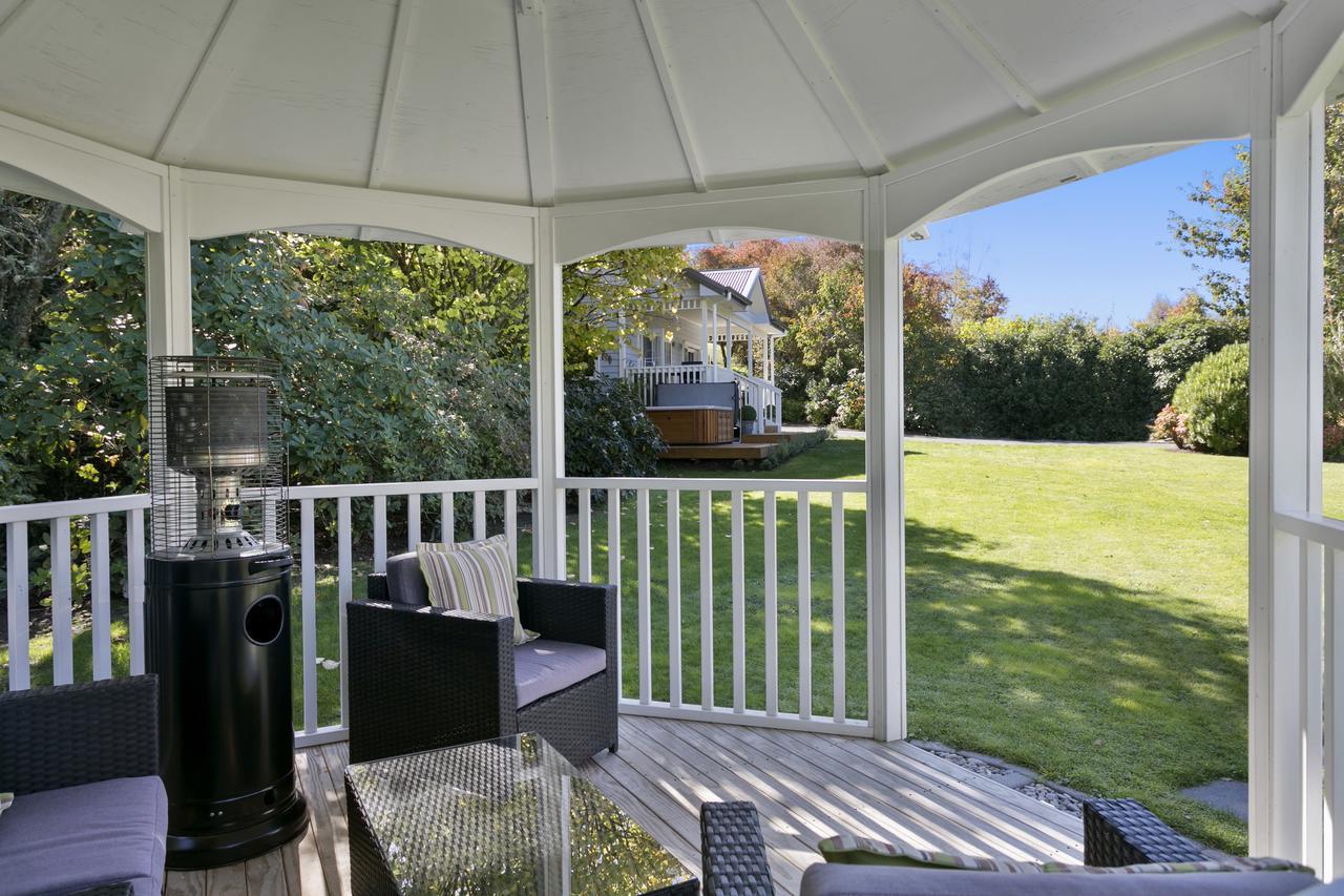 The Retreat Luxury Garden Villa Taupo Exterior photo